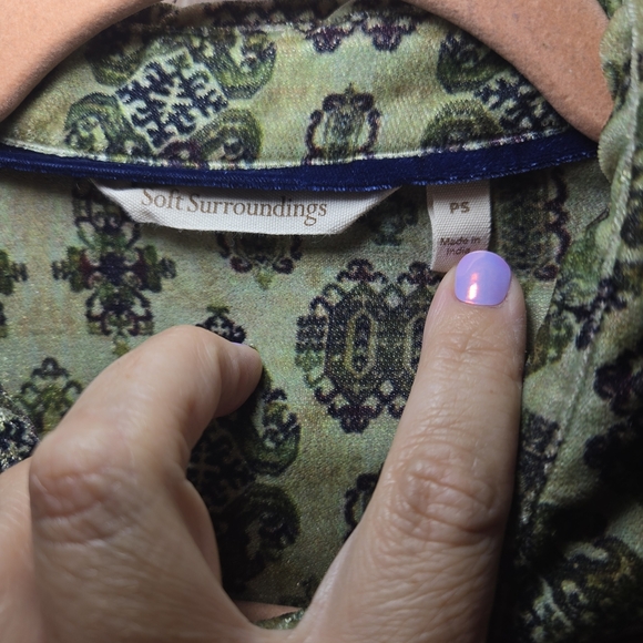 Soft Surroundings Green Patterned Velour Blouse Mother Of Pearl Buttons Petite S - Picture 5 of 7